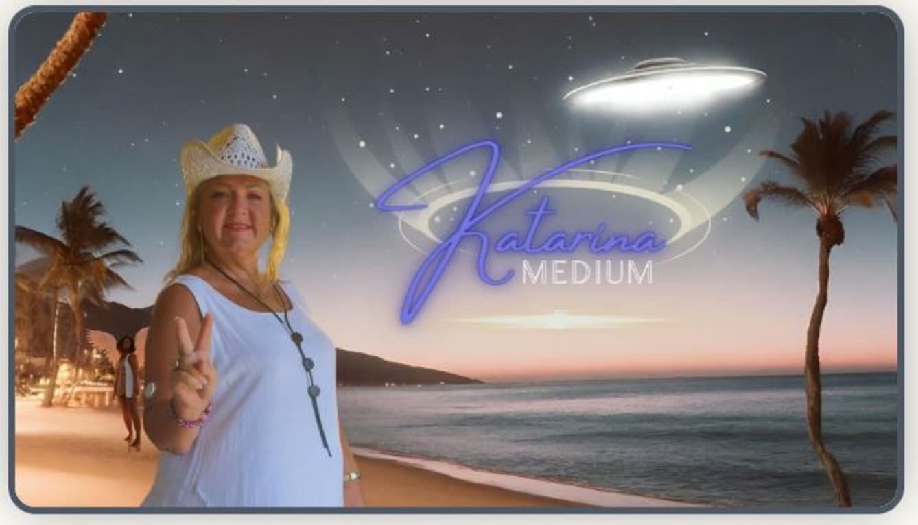 Katarinas egen bild med UFO, stjärnhimmel och en strand på Gran Canaria
